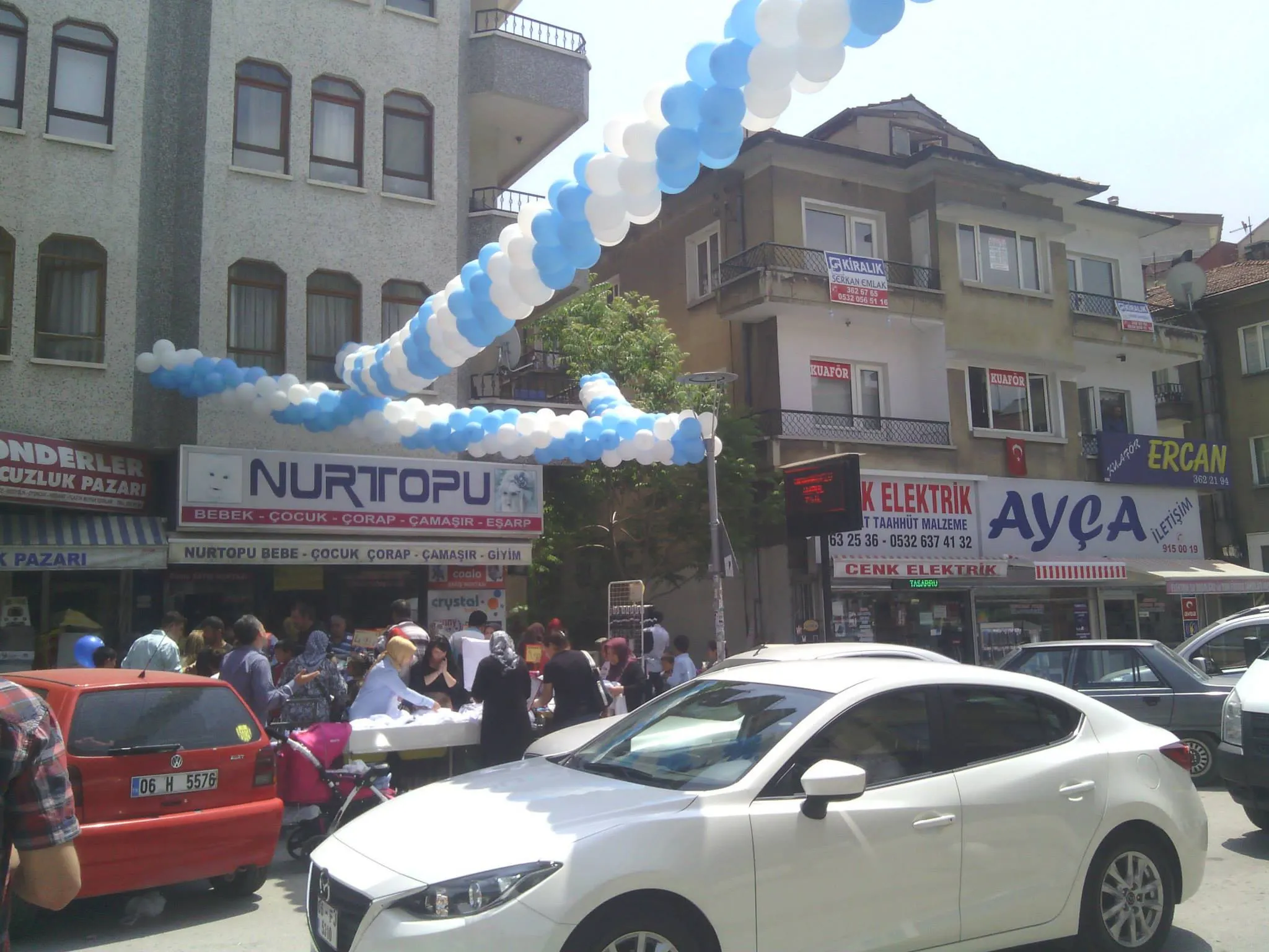 Cinsiyet partisi için pembe konfeti