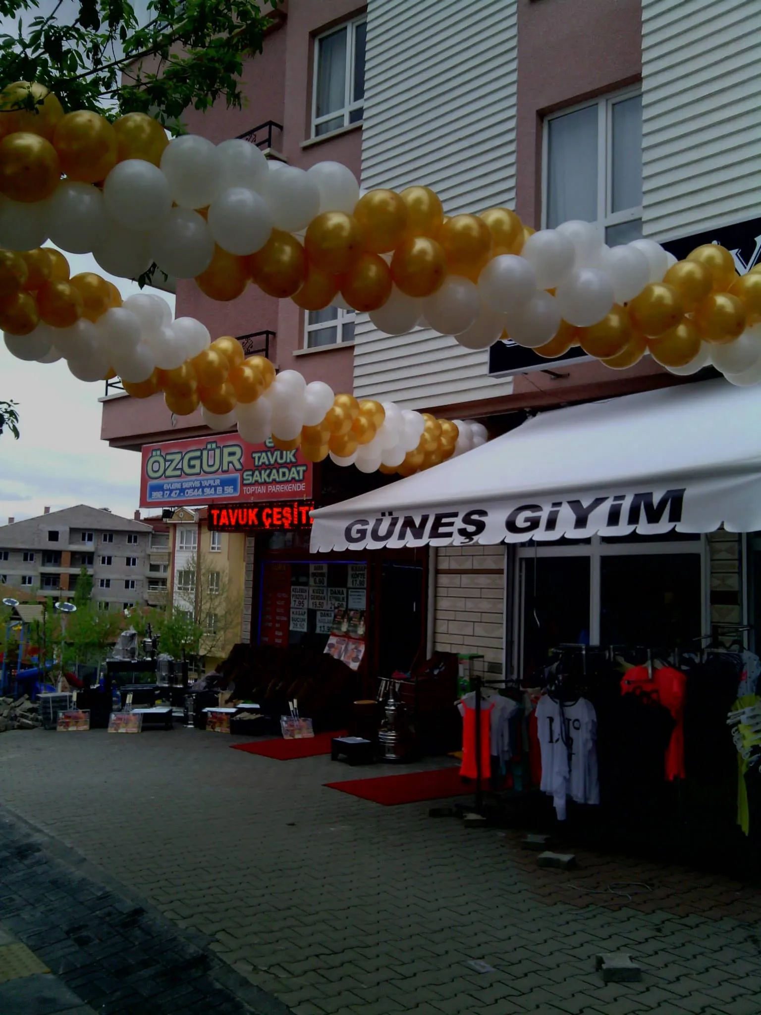 Noel Baba kostümlü animatör